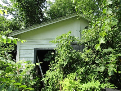 33 4th St, Swanton, VT 05488 - photo 4