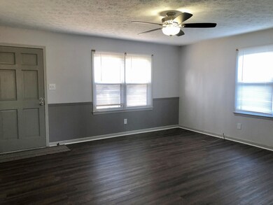 119 Lancaster Dr, Hopkinsville, KY 42240 - photo 2