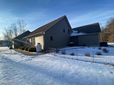 10 Doe Lane Side view 2