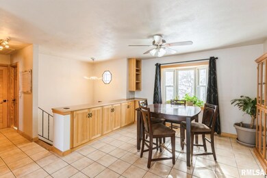 1614 Hitching Post Ln, Davenport, IA 52806 - photo 5