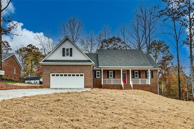 949 Chamberlin Dr, Asheboro, NC 27205 - photo 2