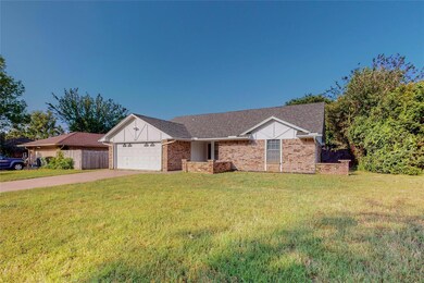2105 Northglen Dr, Hurst, TX 76054 - photo 3