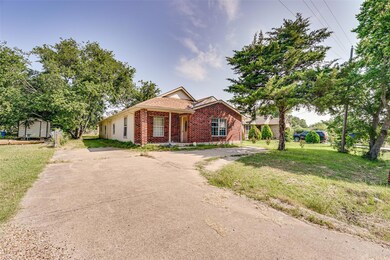 802 E Decatur St, Ennis, TX 75119 - photo 6