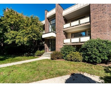 53 Angleside Rd unit 3, Waltham, MA 02453 - photo 4