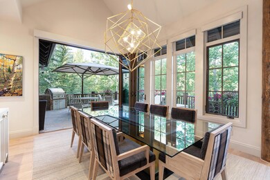 2178_cresta_interior_dining