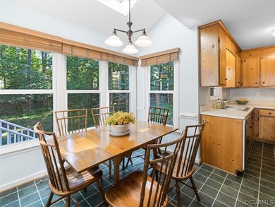 Eat-in, lots of natural light.