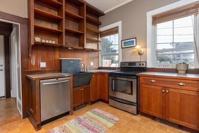 137 Newbury St._W5_007