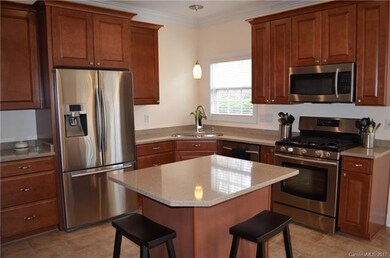 Beautiful cabinets and Quartz Countertops.  SS App