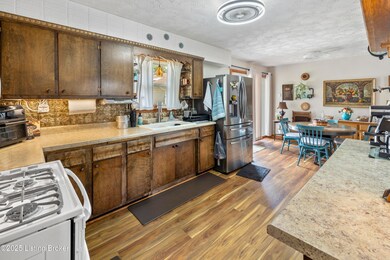 5411 Robbs Ln, Louisville, KY 40219 - photo 7