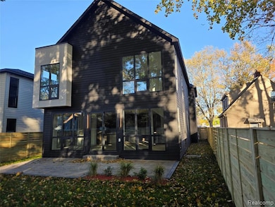 1833 N Washington Ave, Royal Oak, MI 48073 - photo 3