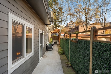 115 W Galer St unit 101, Seattle, WA 98119 - photo 2