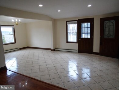 2230 N Apple St, Whitehall, PA 18052 - photo 5
