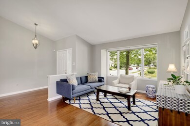 8136 Tamar Dr, Columbia, MD 21045 - photo 3