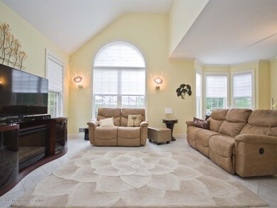 008_LIVING ROOM