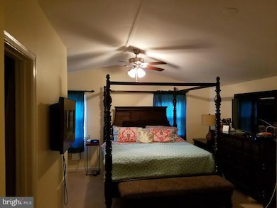 6920 Flagstaff St, Hyattsville, MD 20785 - photo 3