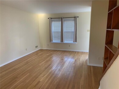 1325 Greenview Dr, Bethlehem, PA 18018 - photo 3