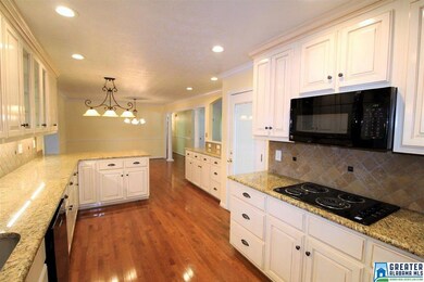 302 Dennis St, Weaver, AL 36277 - photo 2