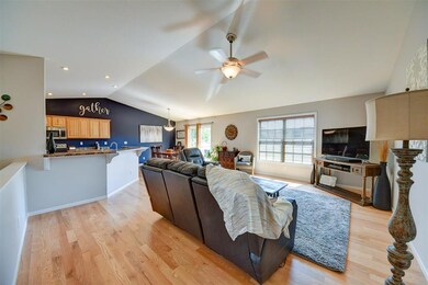 3625 Big Horn Rd SW, Cedar Rapids, IA 52404 - photo 3