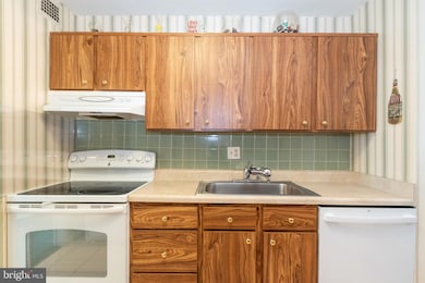 University One Condos unit 1305, Baltimore, MD 21218 - photo 6