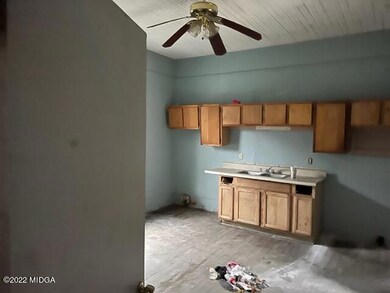 165 Ward St kitchen
