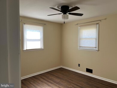 619 Douglas St, Brooklyn, MD 21225 - photo 5