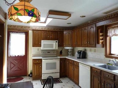 874 Benedict St, Niskayuna, NY 12309 - photo 2