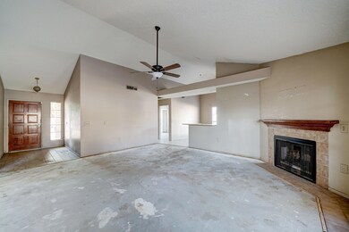 1323 N Racine Cir-6