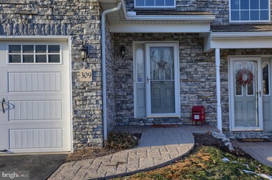 309 Briar Ridge Cir, Enola, PA 17025 - photo 2