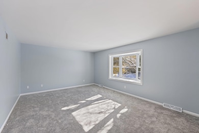 3705 Colonial Dr, Valparaiso, IN 46383 - photo 4