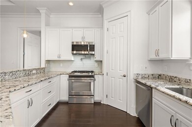Beautiful spacious kitchen- Pot filler above oven