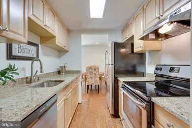 8906 Shamrock Ct, Springfield, VA 22152 - photo 4