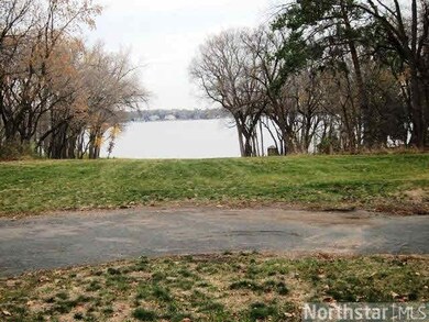 2755 Woolsey Ln, Wayzata, MN 55391 - photo 6