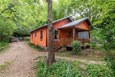 867 S Washington Ave, Fayetteville, AR 72701 - photo 2