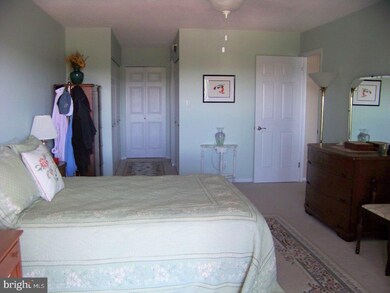 20828 Valley Forge Cir unit 828, King of Prussia, PA 19406 - photo 7