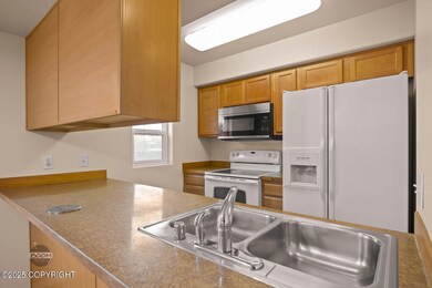 16-web-or-mls-6201 E Tudor Road Exports-