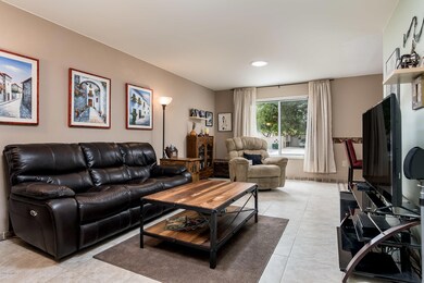 9818 W Lancaster Dr - MLS-12