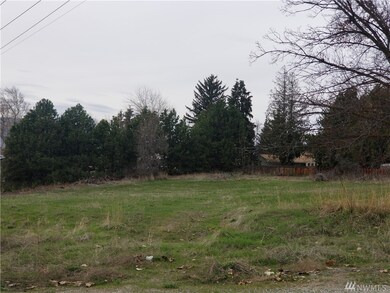 659 5th St NE, East Wenatchee, WA 98802 - photo 2