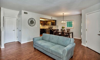 2040 S Longmore-large-004-9-Main Living
