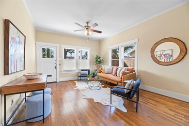 1119 E 16th St, Houston, TX 77009 - photo 7