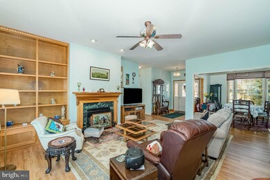 1104 Gregor Ct, Mechanicsburg, PA 17055 - photo 5