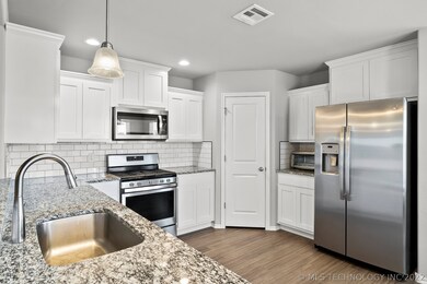 8797 S 256th East Place, Broken Arrow, OK 74014 - photo 6