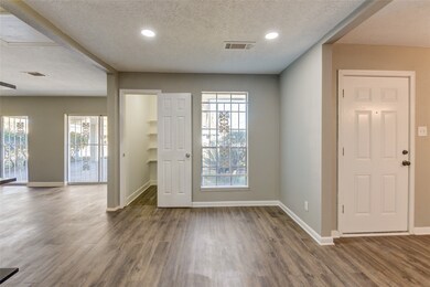 7746 Parker Rd, Houston, TX 77016 - photo 5