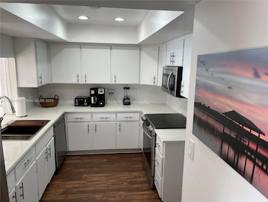 296 Lake Pearl Dr, Lake Placid, FL 33852 - photo 2