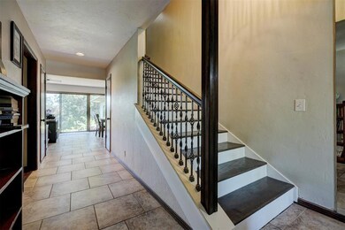 6121 Covington Ln, Warr Acres, OK 73132 - photo 4