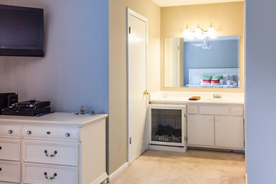 1733 Deerpath Drive-15