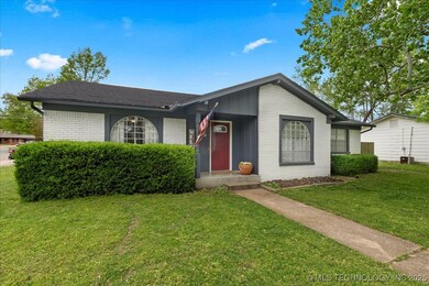 700 N Village Ave, Broken Arrow, OK 74012 - photo 2