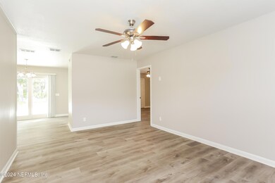 5826 Buckley Dr, Jacksonville, FL 32244 - photo 4