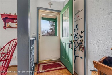 6818 Cardinal Ln, Lansing, MI 48917 - photo 4