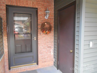 829 Coventry Ln, Statesville, NC 28677 - photo 2