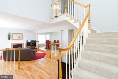 12257 Tildenwood Dr, Rockville, MD 20852 - photo 3